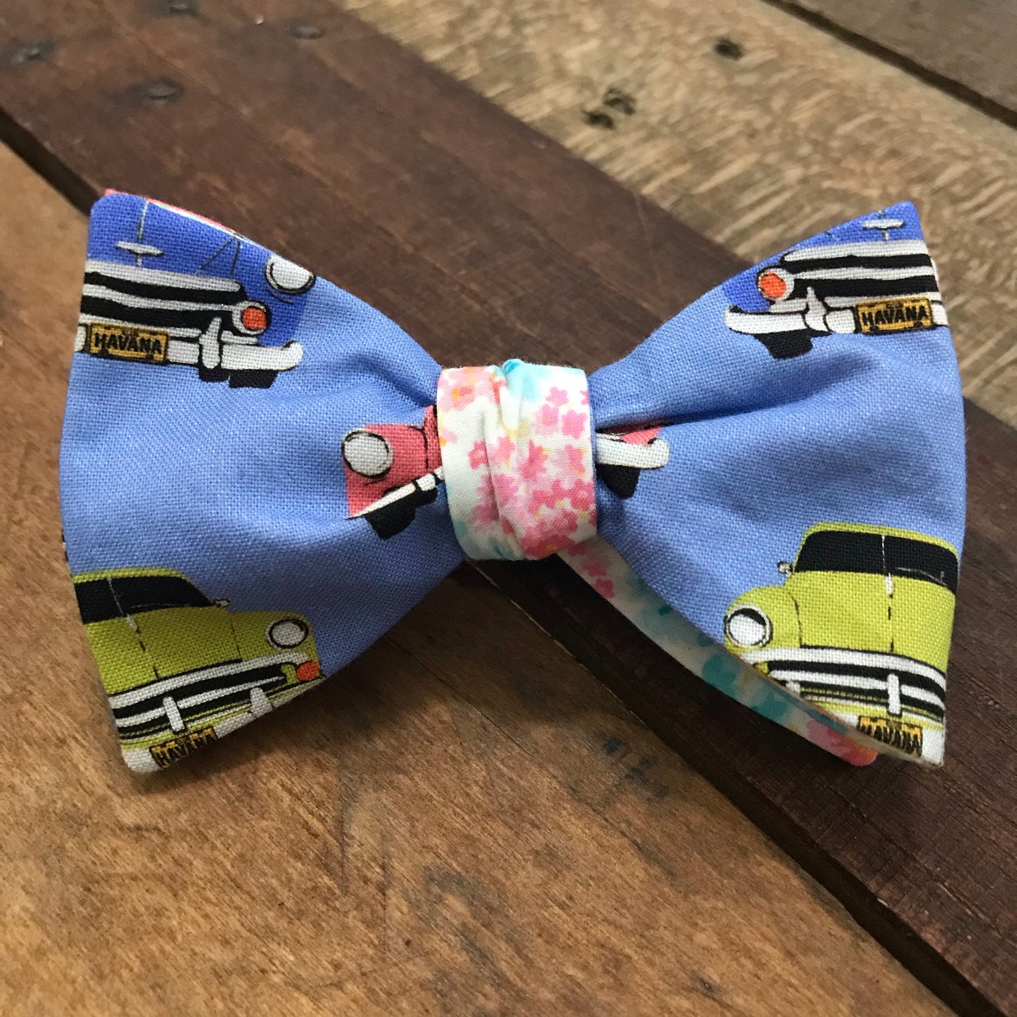 Bow tie, bowtie, kentucky, louisville, Derby, Kentucky derby, derby bow tie, horse tie, derby horse tie, derby tie, Kentucky Derby, Kentucky oaks, oaks tie, churchill downs, derby day, vineyard vines, wooden bow tie, wood tie, lexington, keeneland, horse race, bourbon, bourbon trail, bourbon experience