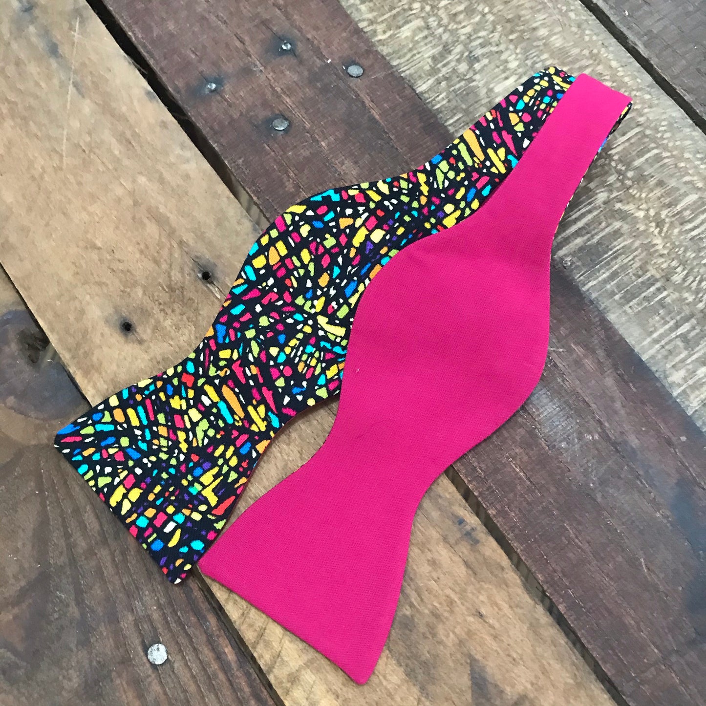 Bow tie, bowtie, kentucky, louisville, Derby, Kentucky derby, derby bow tie, horse tie, derby horse tie, derby tie, Kentucky Derby, Kentucky oaks, oaks tie, churchill downs, derby day, vineyard vines, wooden bow tie, wood tie, lexington, keeneland, horse race, bourbon, bourbon trail, bourbon experience