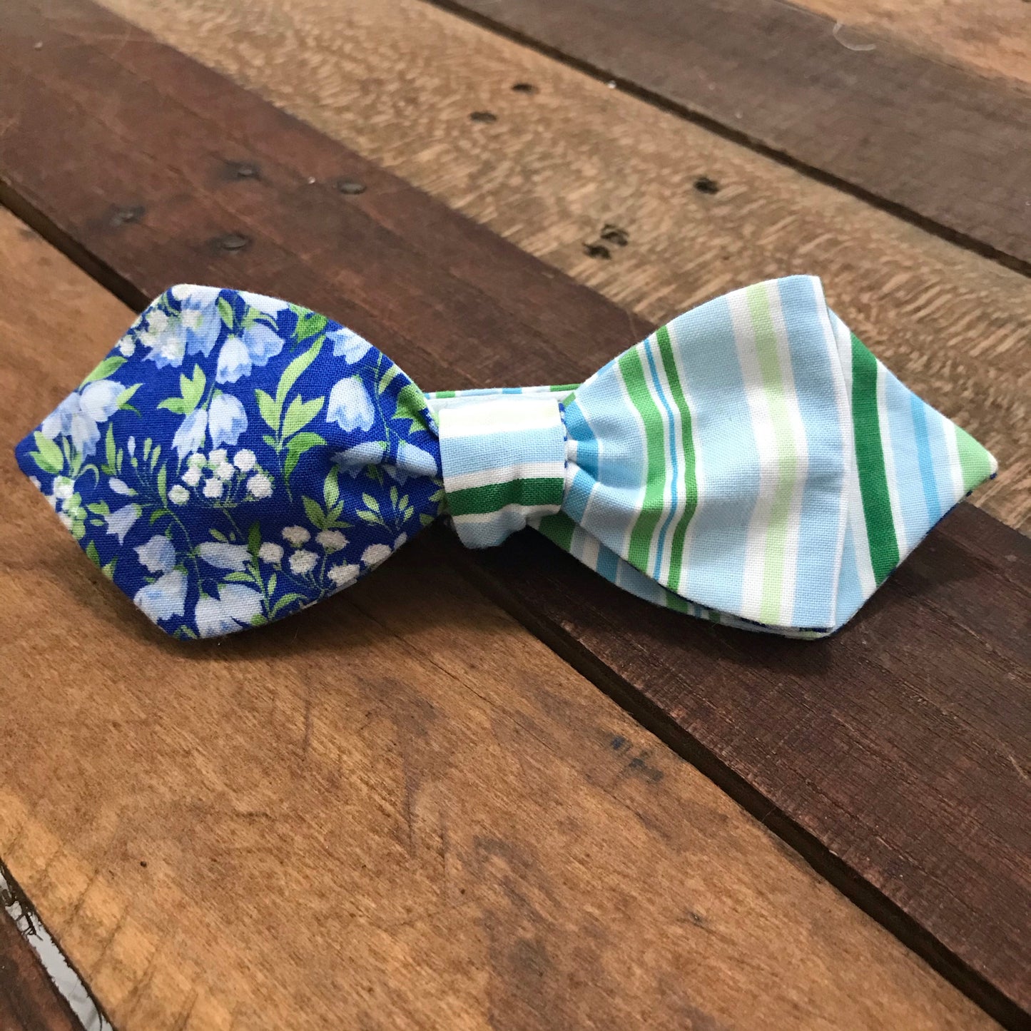 Bow tie, bowtie, kentucky, louisville, Derby, Kentucky derby, derby bow tie, horse tie, derby horse tie, derby tie, Kentucky Derby, Kentucky oaks, oaks tie, churchill downs, derby day, vineyard vines, wooden bow tie, wood tie, lexington, keeneland, horse race, bourbon, bourbon trail, bourbon experience