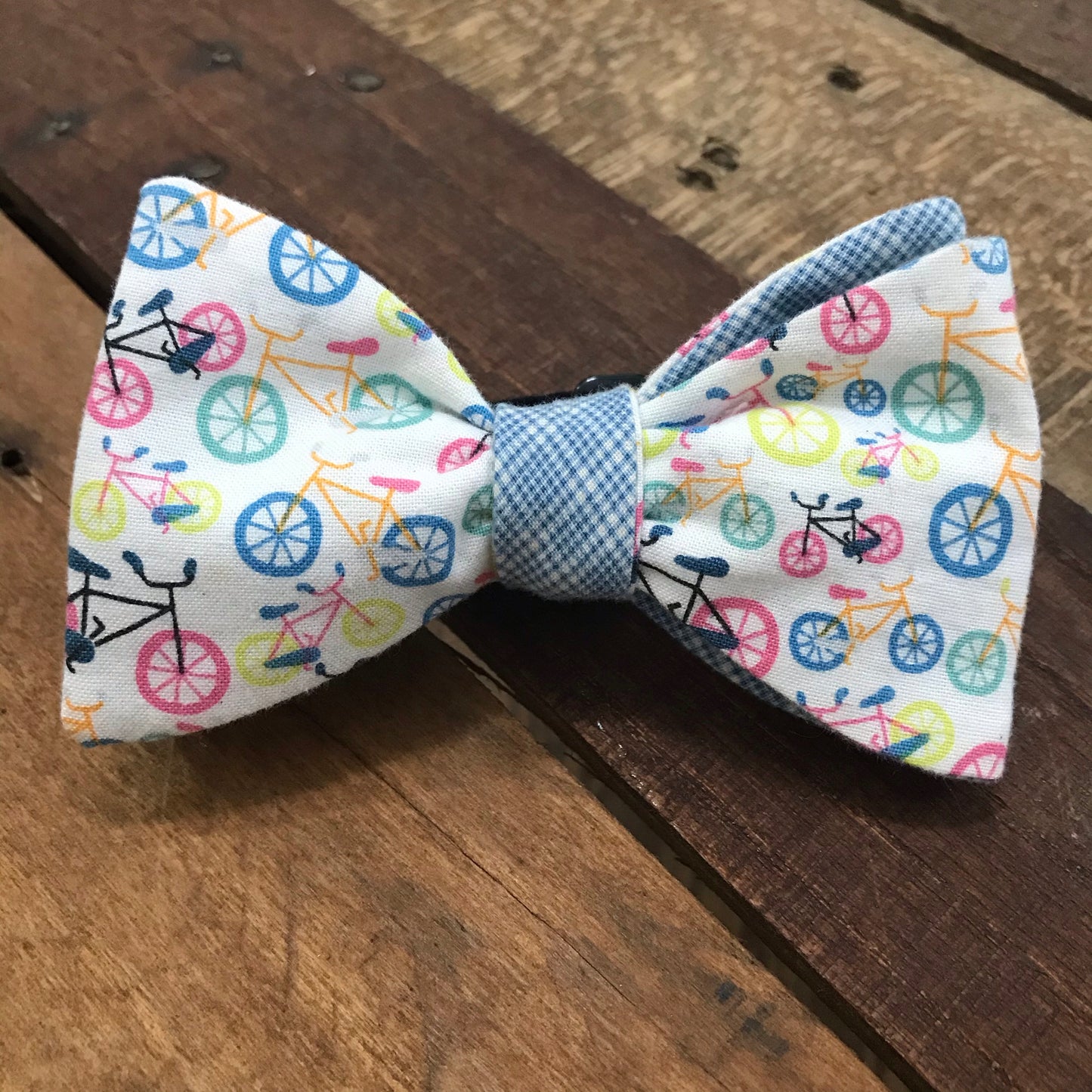 Bow tie, bowtie, kentucky, louisville, Derby, Kentucky derby, derby bow tie, horse tie, derby horse tie, derby tie, Kentucky Derby, Kentucky oaks, oaks tie, churchill downs, derby day, vineyard vines, wooden bow tie, wood tie, lexington, keeneland, horse race, bourbon, bourbon trail, bourbon experience