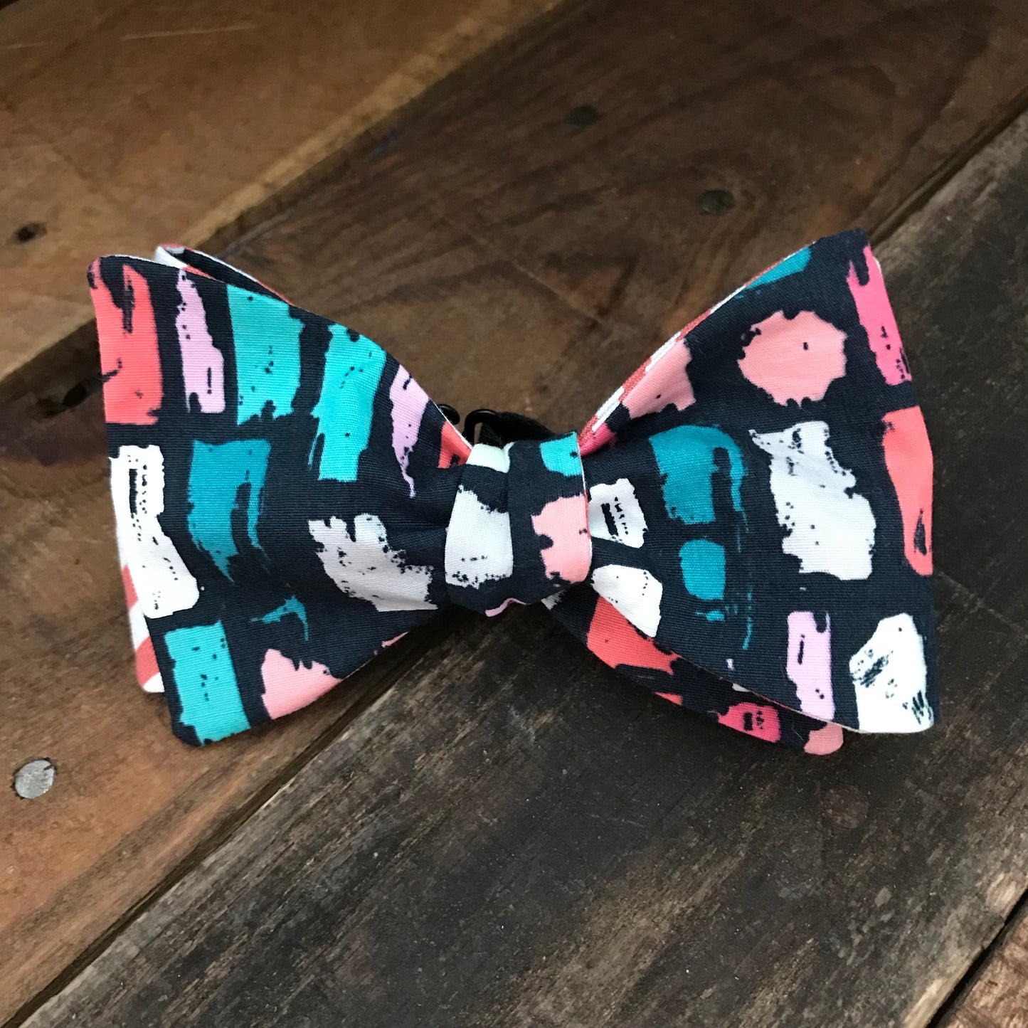 bow tie, bowtie, handmade bowtie, louisville kentucky bow tie, louisville bowtie