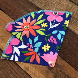 Tropical Floral Pocket Round