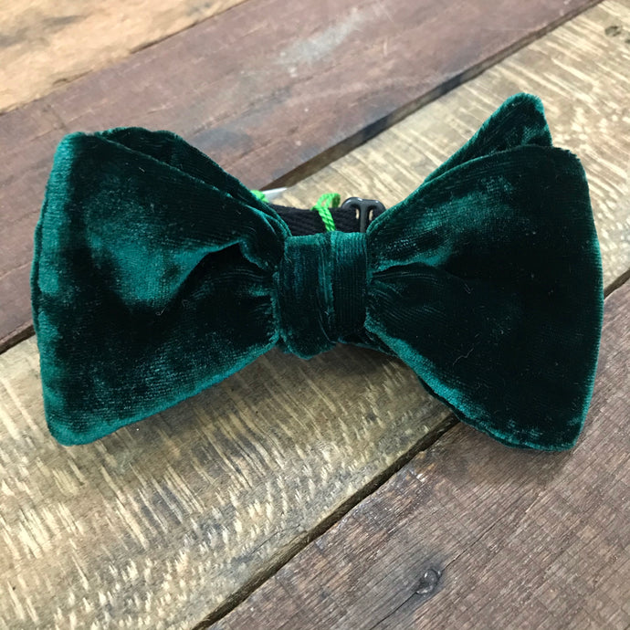 velvet bow tie, emerald green