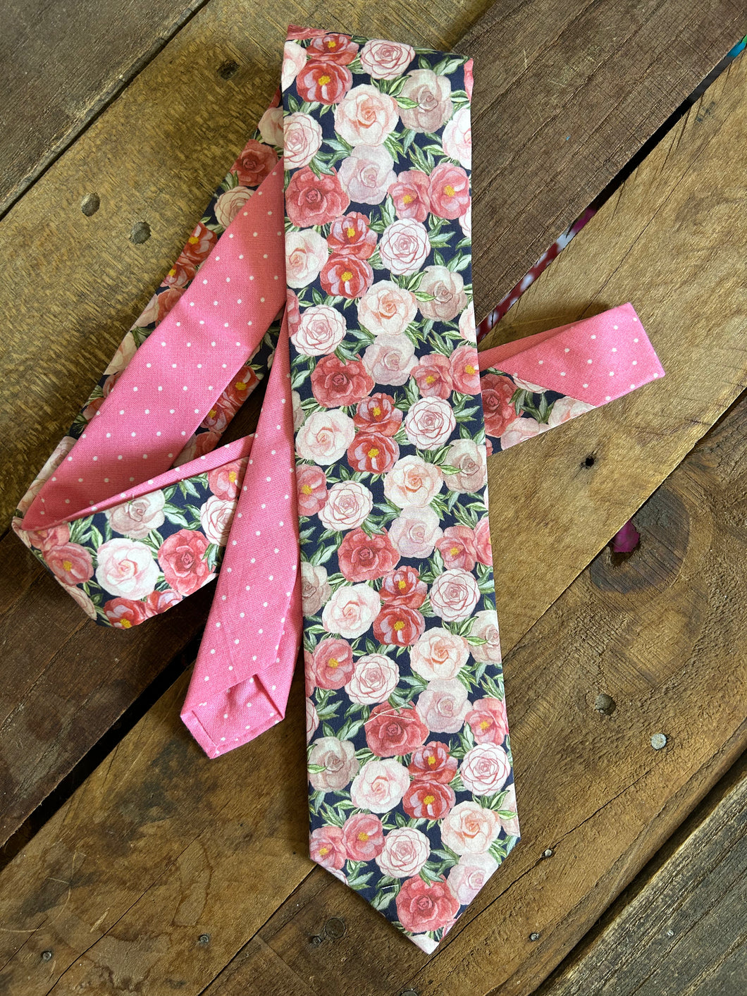 Blush Roses Necktie