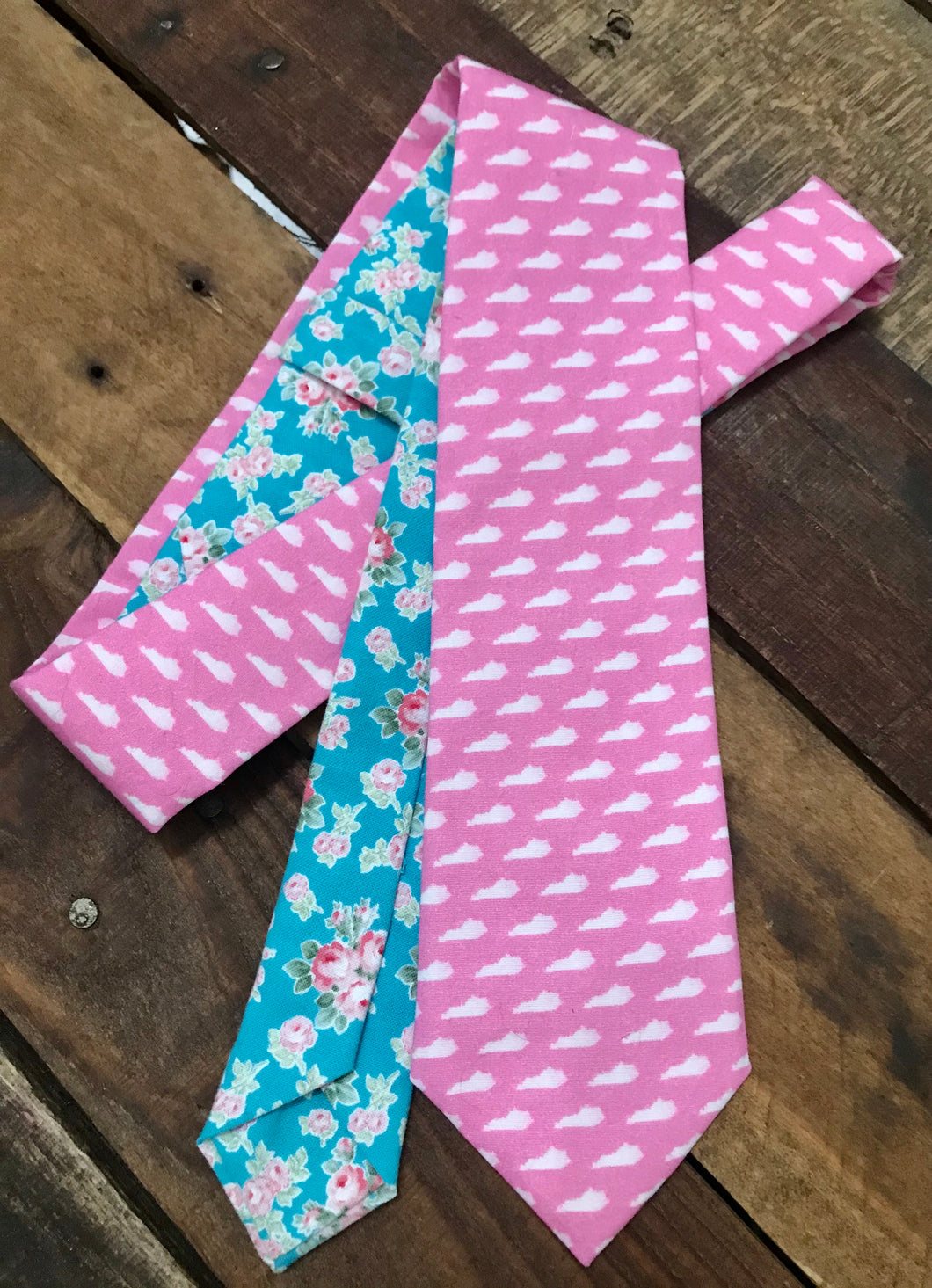  Bow tie, bowtie, kentucky, louisville, Derby, Kentucky derby, derby bow tie, horse tie, derby horse tie, derby tie, Kentucky Derby, Kentucky oaks, oaks tie, churchill downs, derby day, vineyard vines, wooden bow tie, wood tie, lexington, keeneland, horse race, bourbon, bourbon trail, bourbon experience 